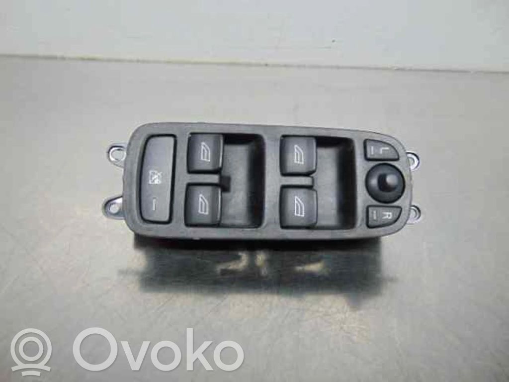 Electric window control switch   30773427,3451100,3451100