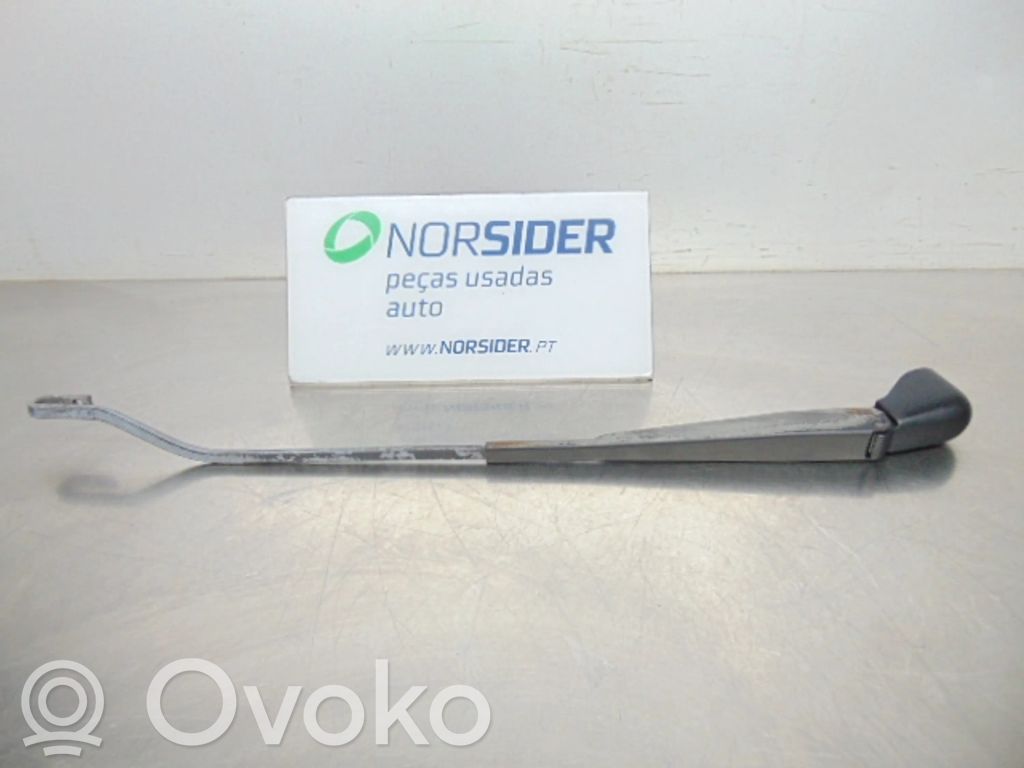 Renault Megane I Front wiper blade arm 