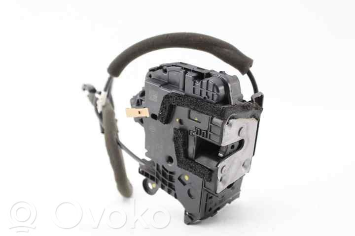 Renault Captur Front door lock 