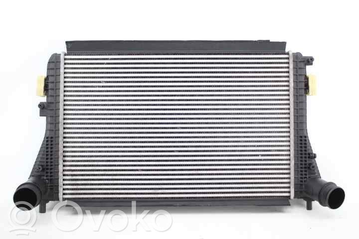 Volkswagen PASSAT B7 Radiatore intercooler 