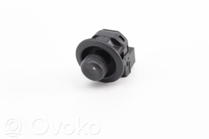 Renault Clio II Wing mirror switch 
