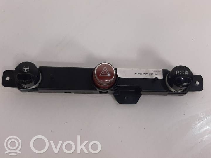 Hazard light switch   735451108,E30496