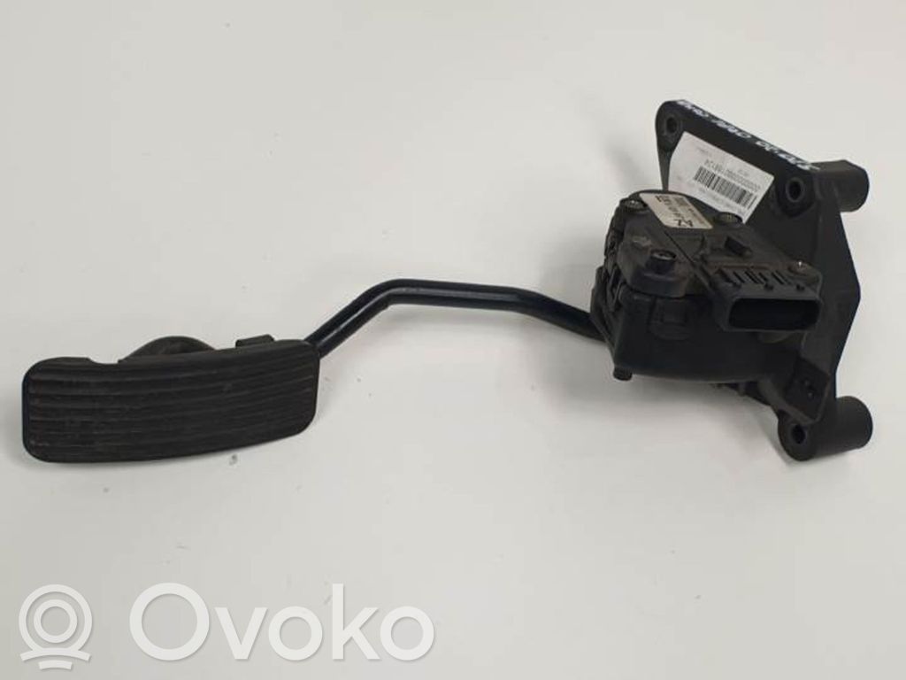 Akceleratoriaus pedalas   9129857,6PV00811100