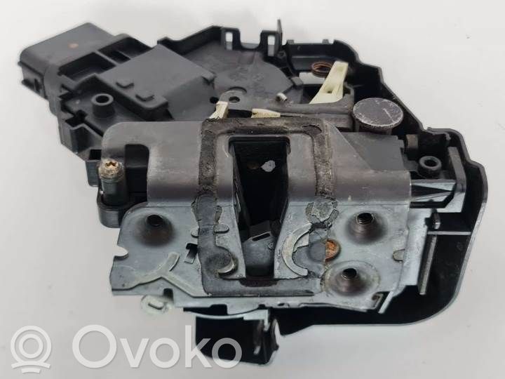 Mercedes-Benz E W212 Etuoven lukko 