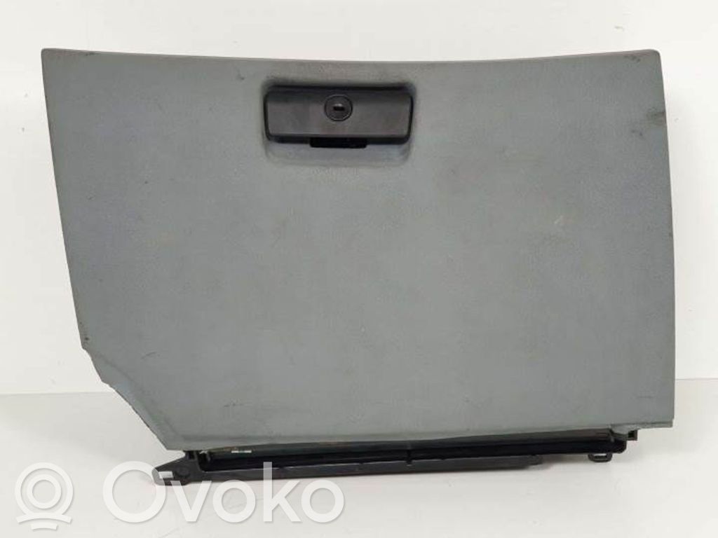 BMW X5 E53 Glove box 