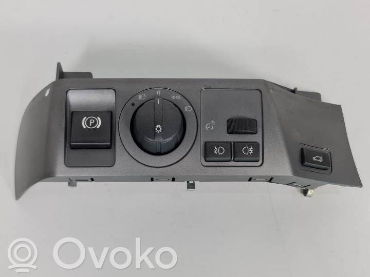 Lichtschalter   691884902,549493122