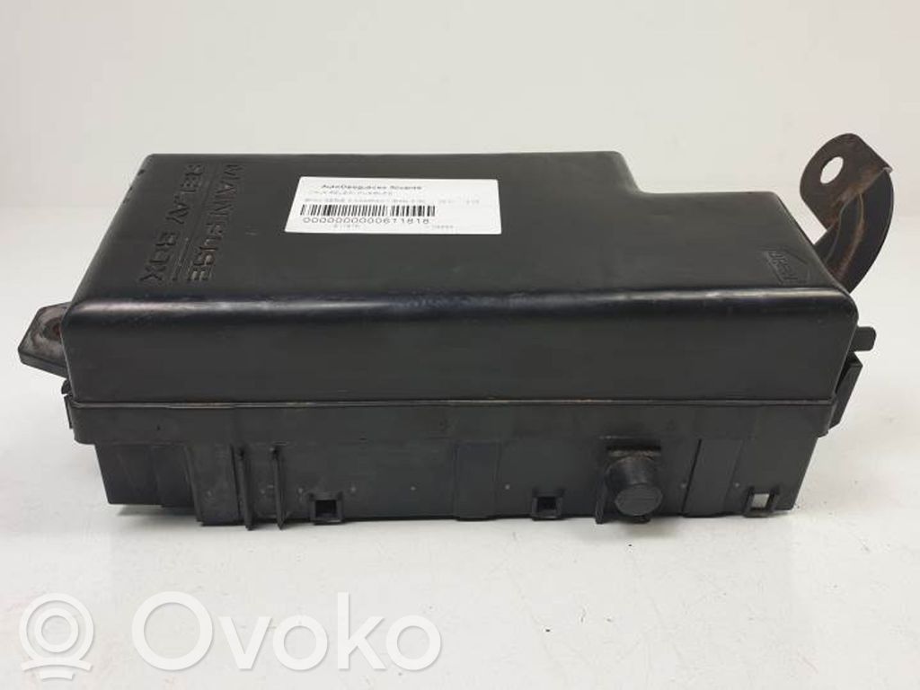 Блок предохранителей   82231FC00271