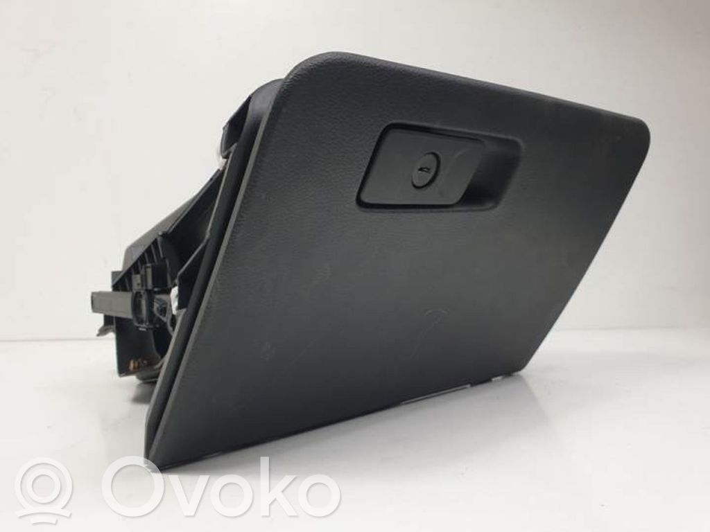 Jeep Cherokee Glove box 