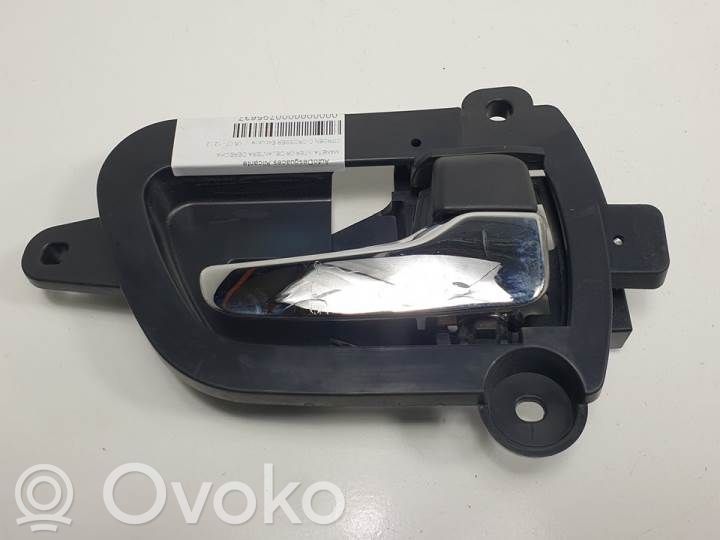 Manecilla interna puerta delantera   SPC01650