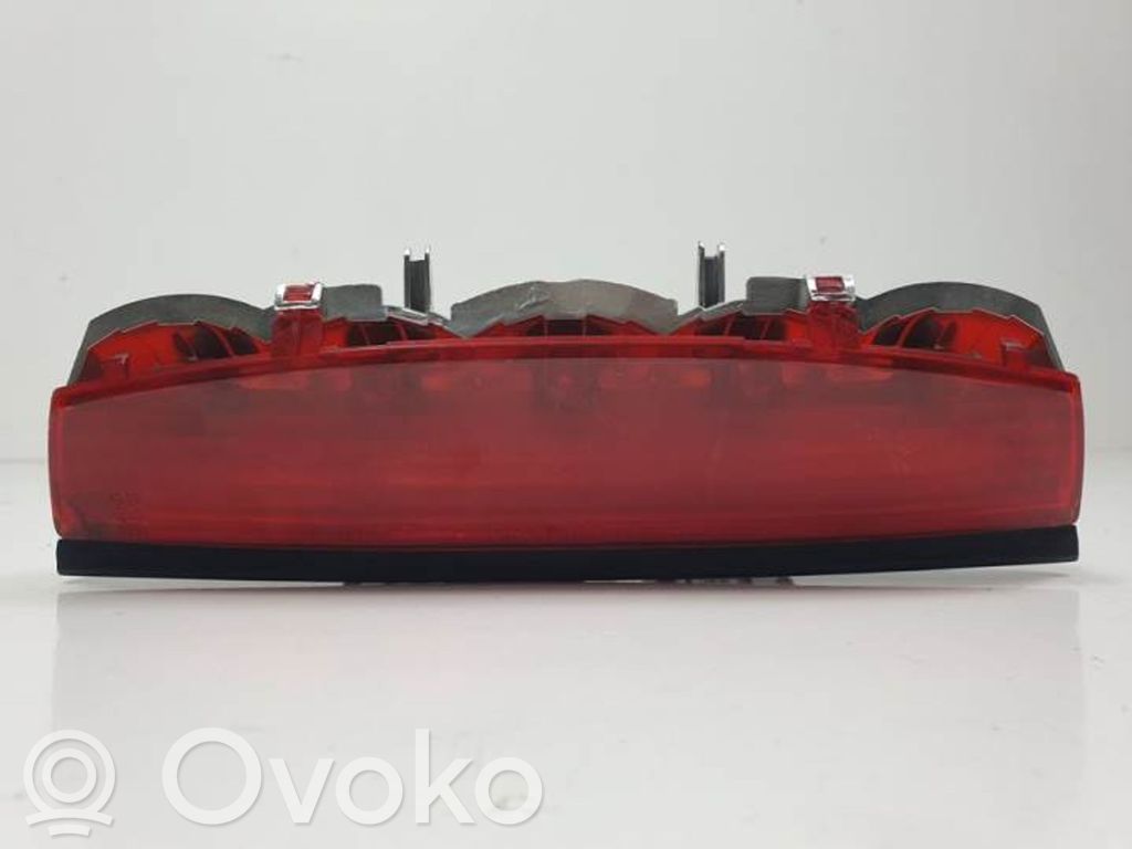KIA Rio Third/center stoplight 