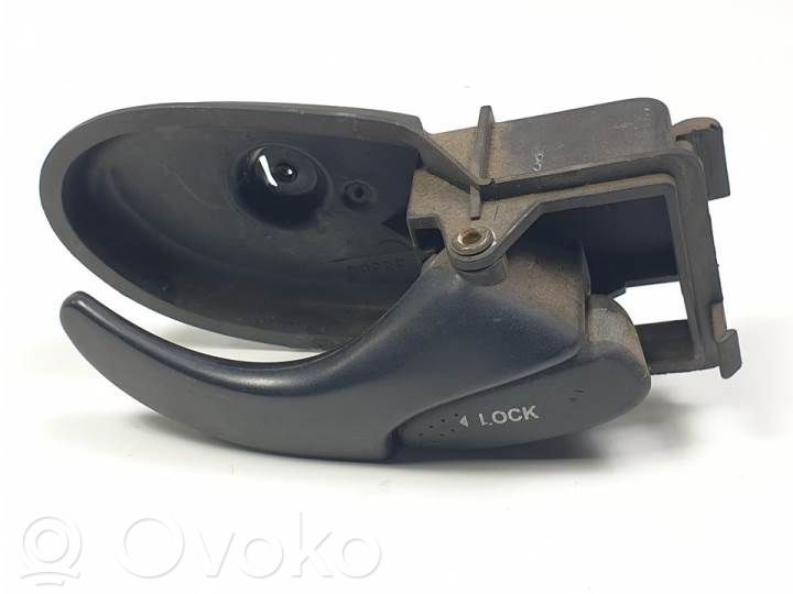 Manecilla interna puerta delantera   YC15V22600AB