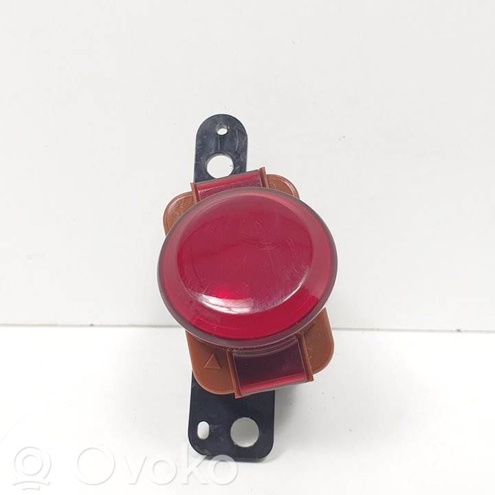 Botón interruptor de luz de peligro   M30581