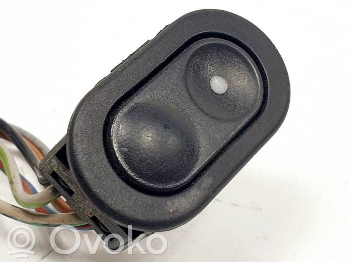 Opel Tigra A Electric window control switch 