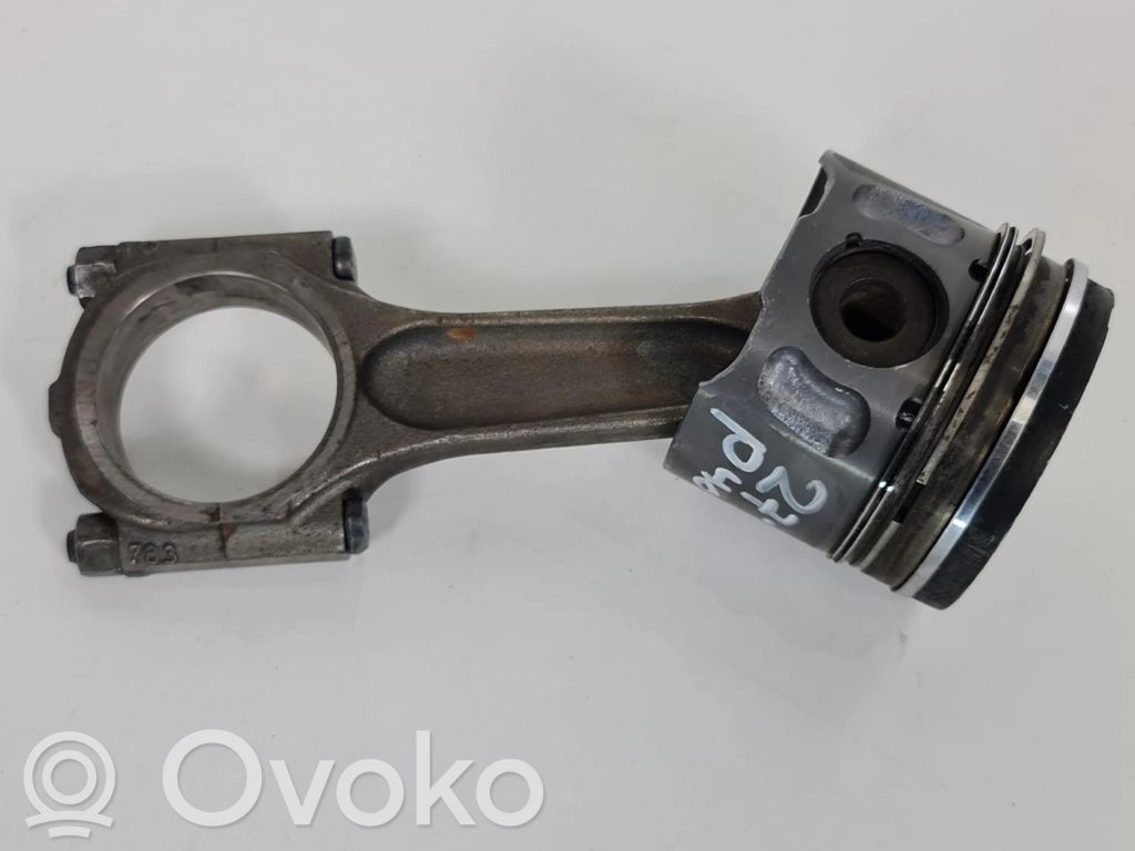 Peugeot 407 Kolben mit Pleuel 