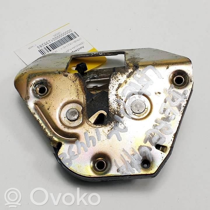 Liukuoven lukko
