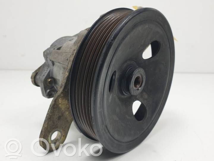 Nissan Cab Star Ohjaustehostimen pumppu 