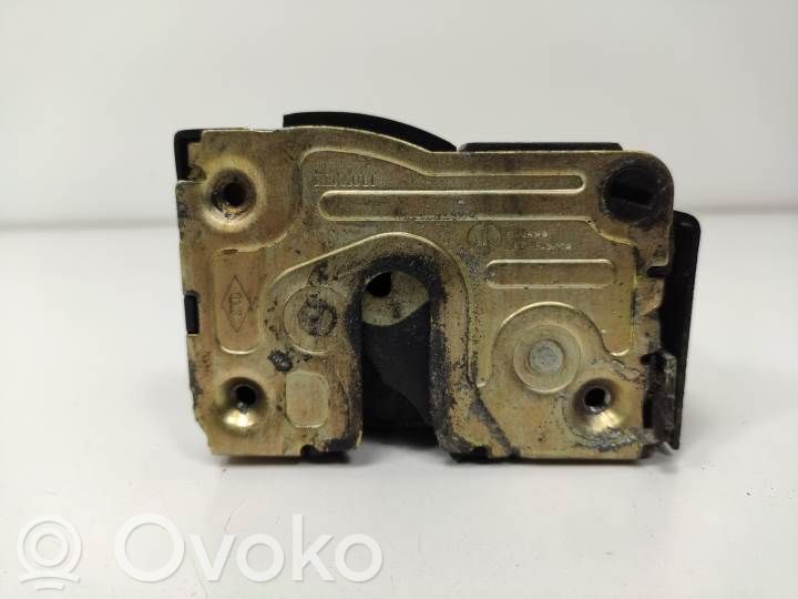 Serrure de porte arrière