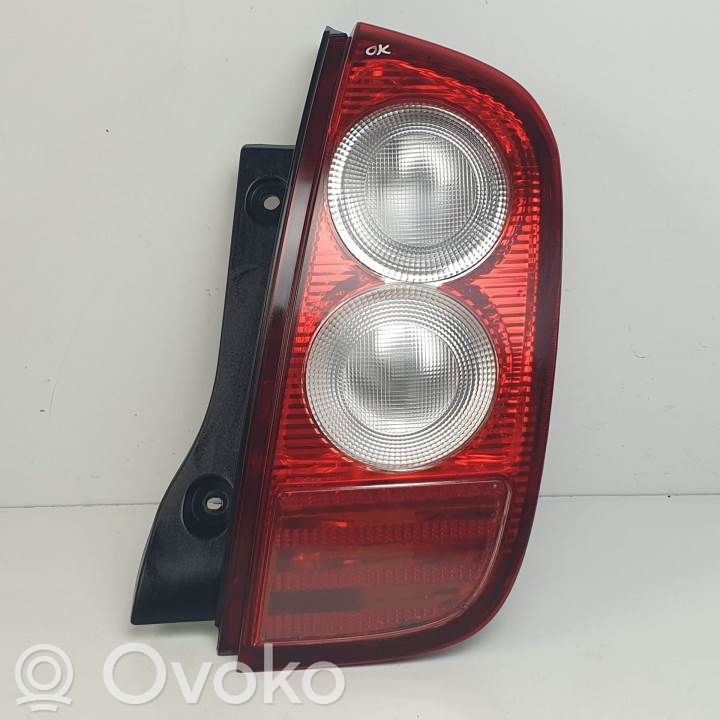 Nissan Micra Luci posteriori