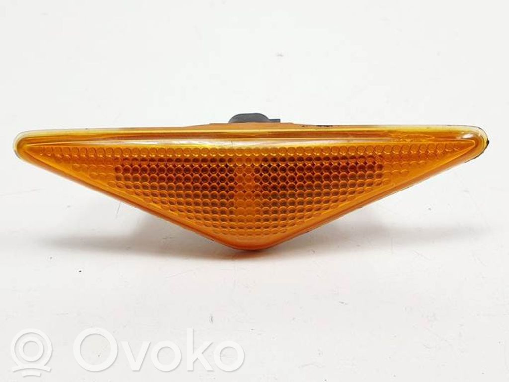 Ford Mondeo Mk III Semnalizator bară față