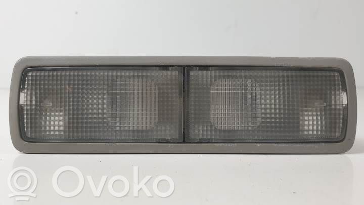 Éclairage lumière plafonnier avant