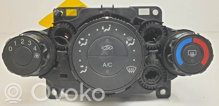 Panel klimatyzacji   8A6119980AE