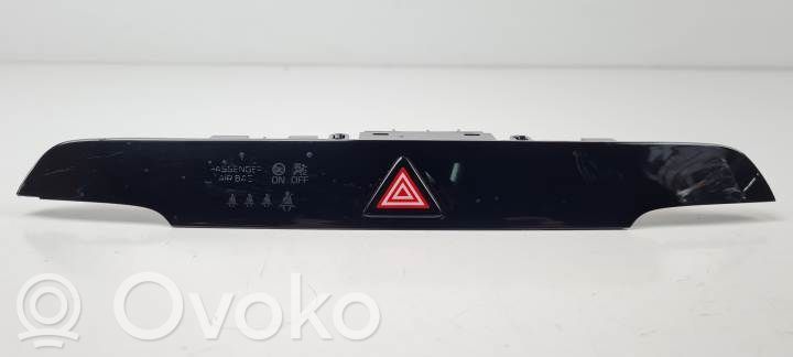 Hyundai Tucson TL Przycisk świateł awaryjnych 