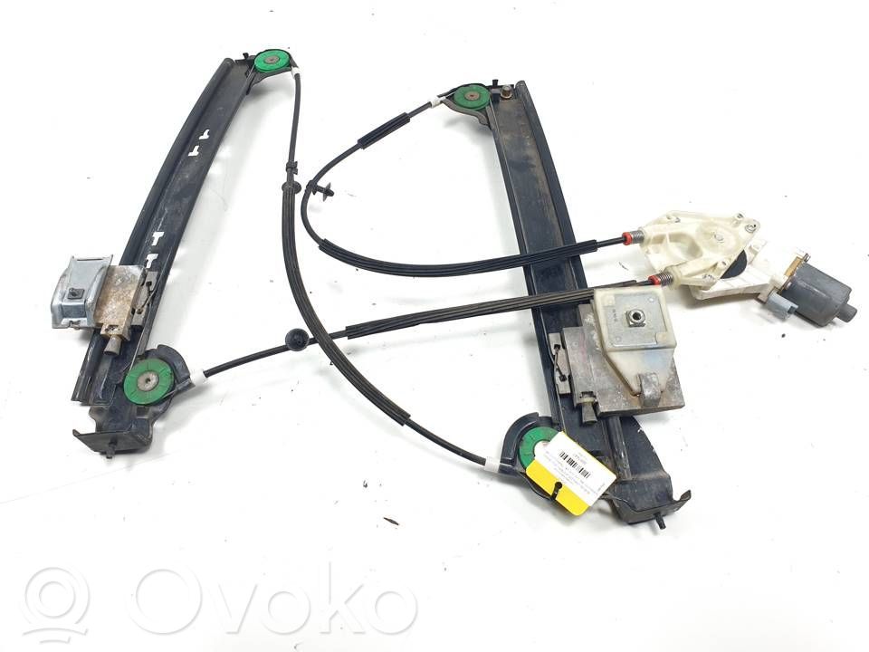Nissan Micra C+C Macara ușă față cu motor 