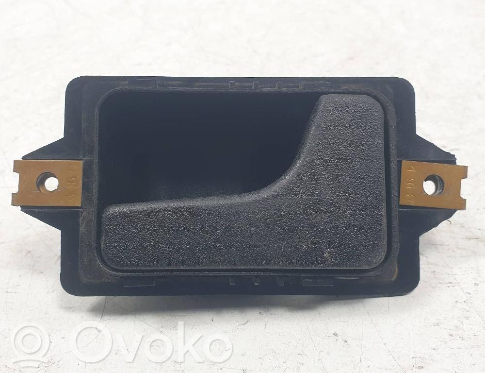 Manecilla interna puerta trasera   51211926305