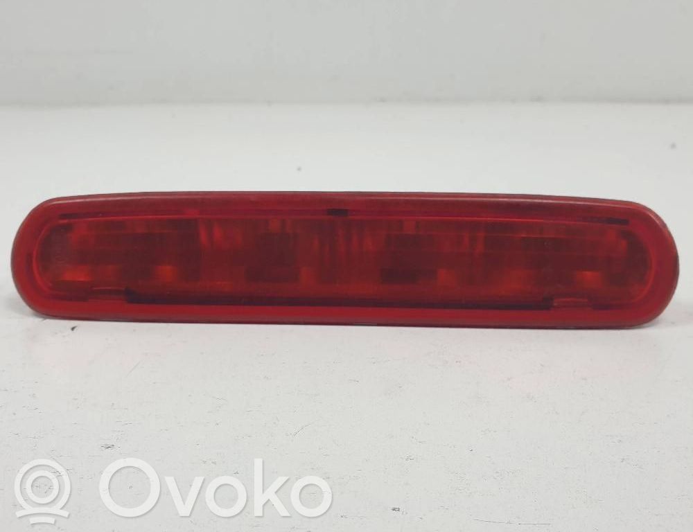 Fiat Doblo Kolmas/lisäjarruvalo