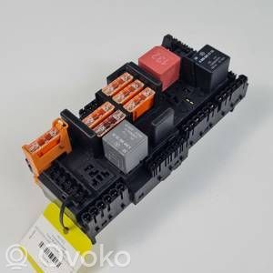 Módulo de fusible   A2139068801