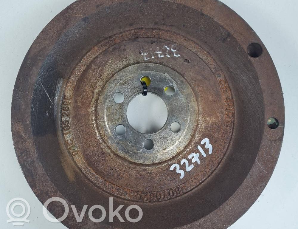 Volante motor   04C105269E