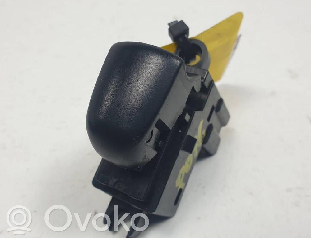 Nissan Juke I F15 Przyciski szyb 