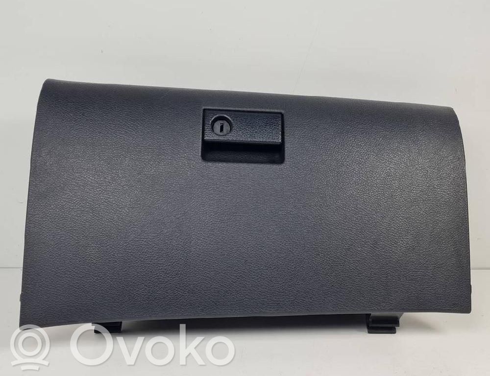 Hansikaslokero   GS1D64161