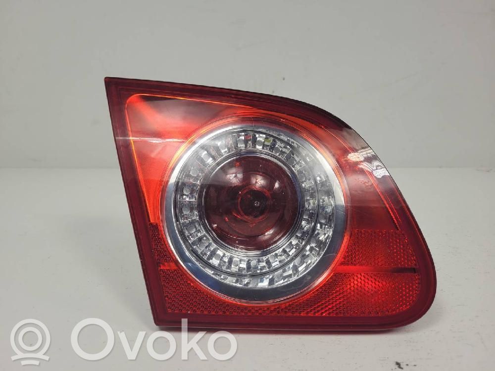 Volkswagen PASSAT B6 Lampy tylnej klapy bagażnika 