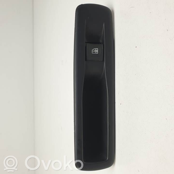 Interruptor del elevalunas eléctrico   829500004R