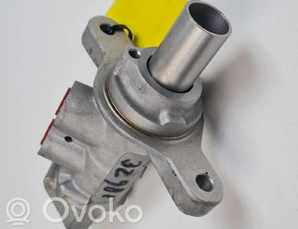 Pääjarrusylinteri   790611
