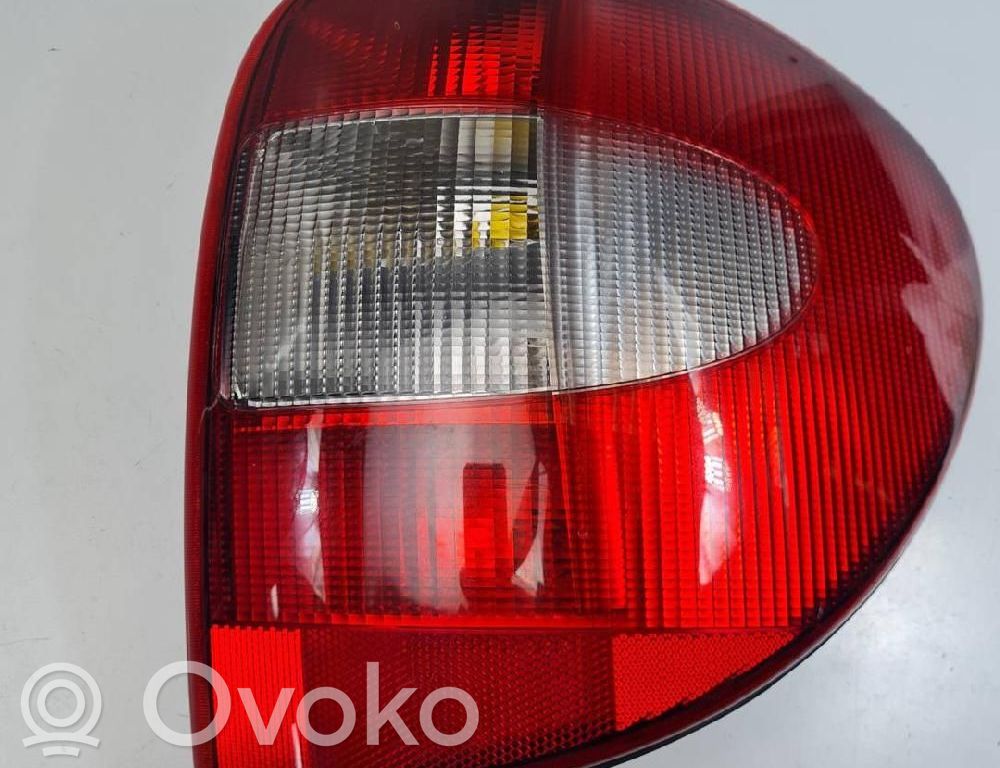 Luz trasera/de freno   04857306AB
