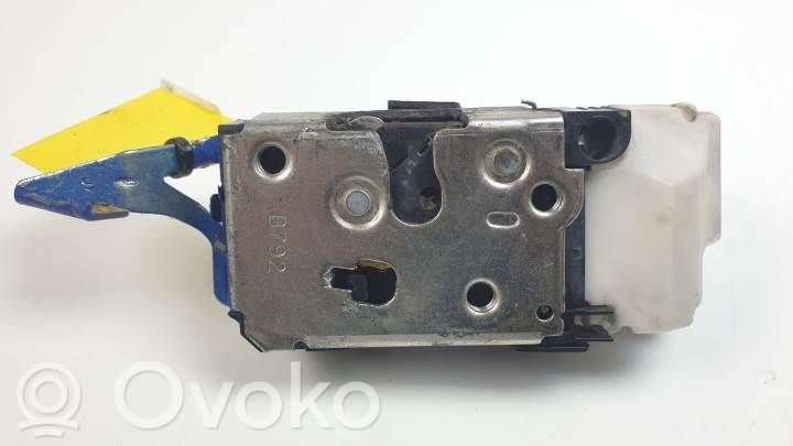 Cerradura de puerta delantera