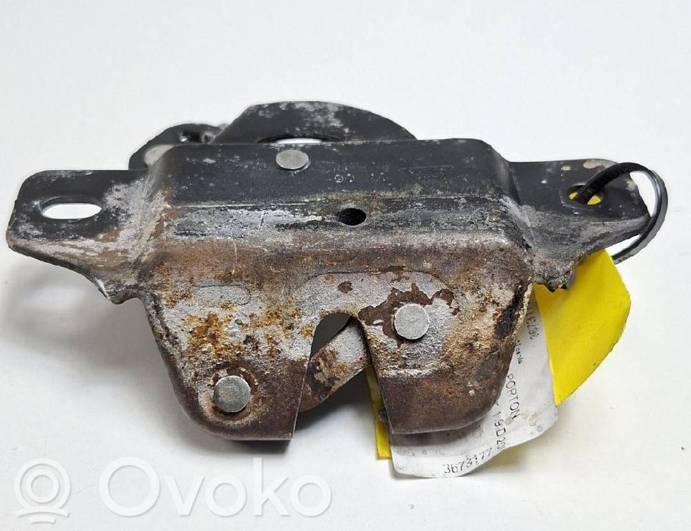 Peugeot Partner Takaluukun/tavaratilan lukon vastakappale 