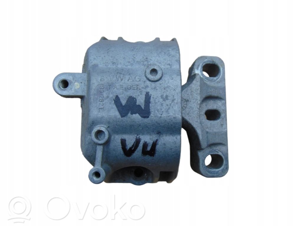 Volkswagen Golf V Engine mount bracket 