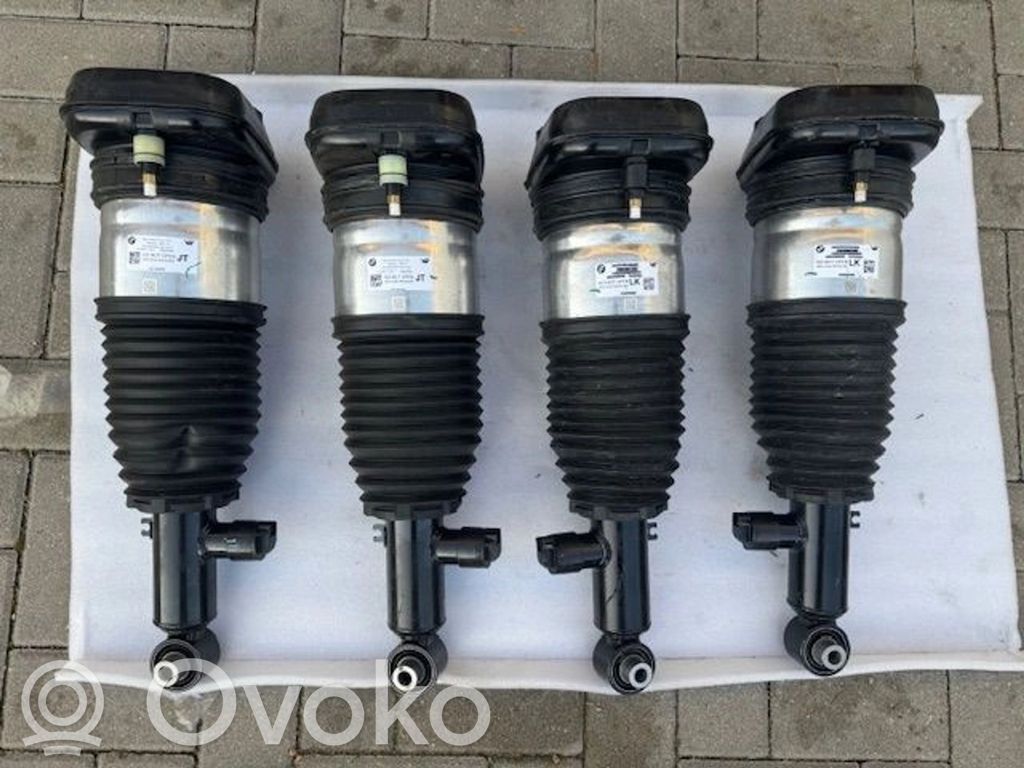 Front shock absorber/damper