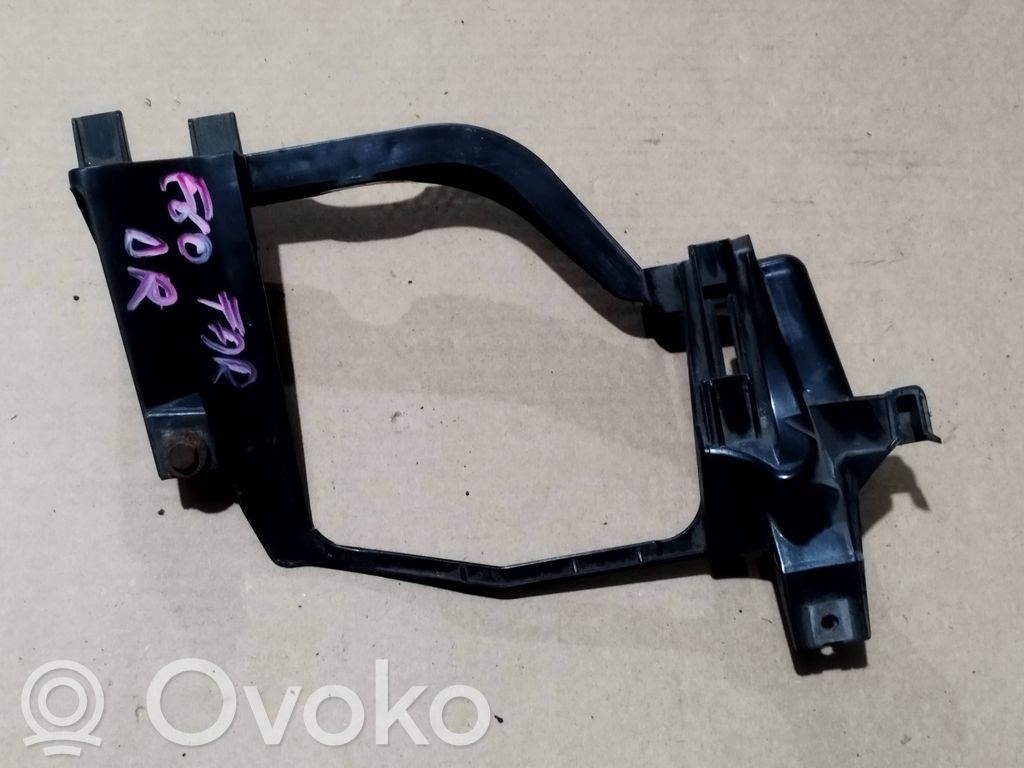 BMW 5 E60 E61 Headlight/headlamp mounting bracket 