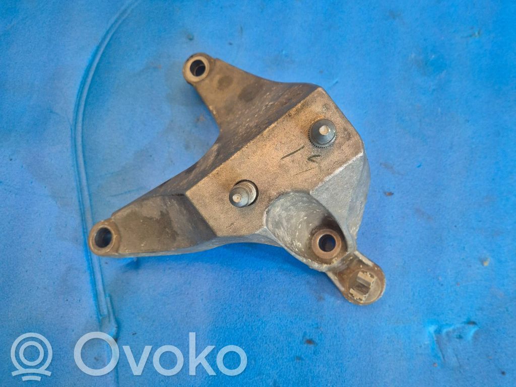 Dacia Sandero Gearbox mounting bracket 