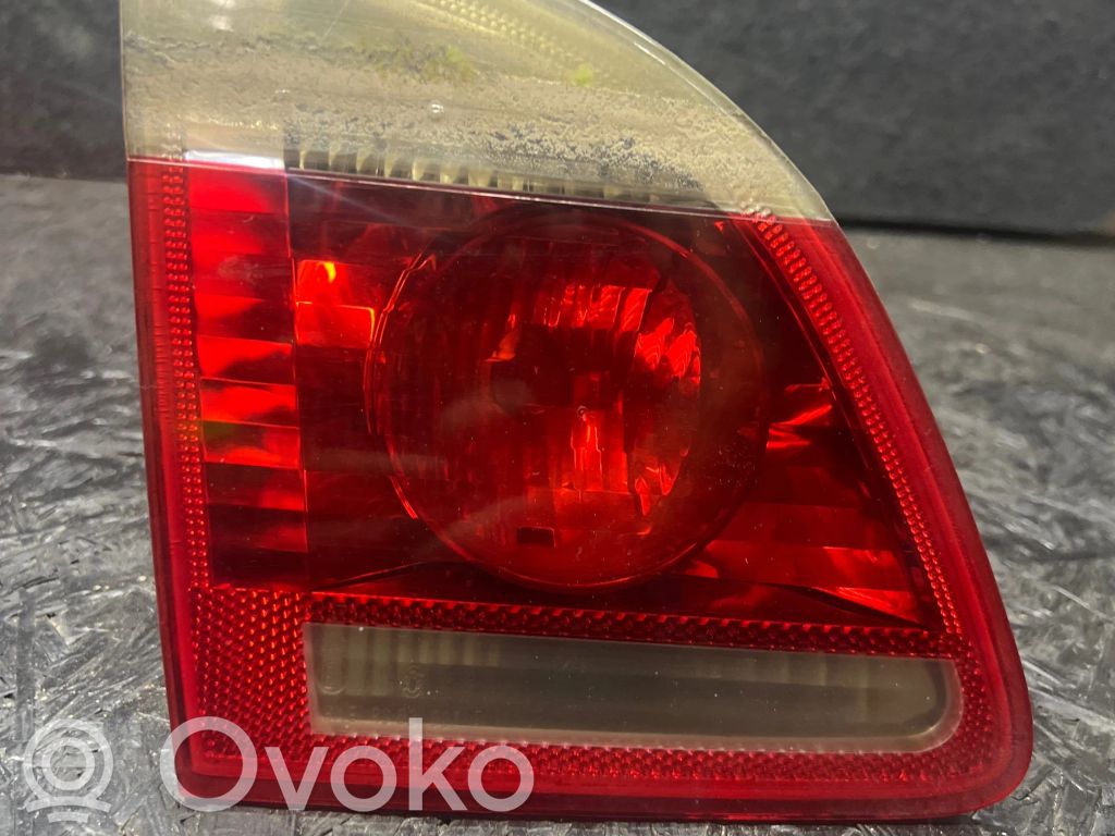 BMW 5 E60 E61 Aizmugurējais lukturis pārsegā 