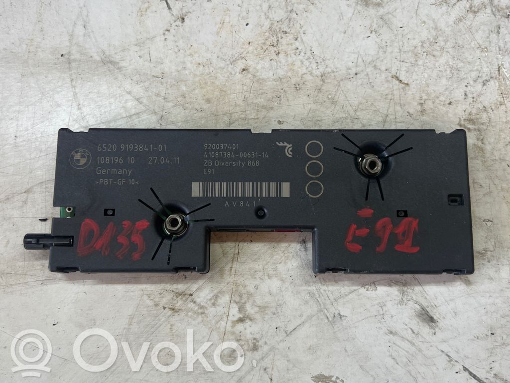 BMW 3 E90 E91 Aerial antenna amplifier 