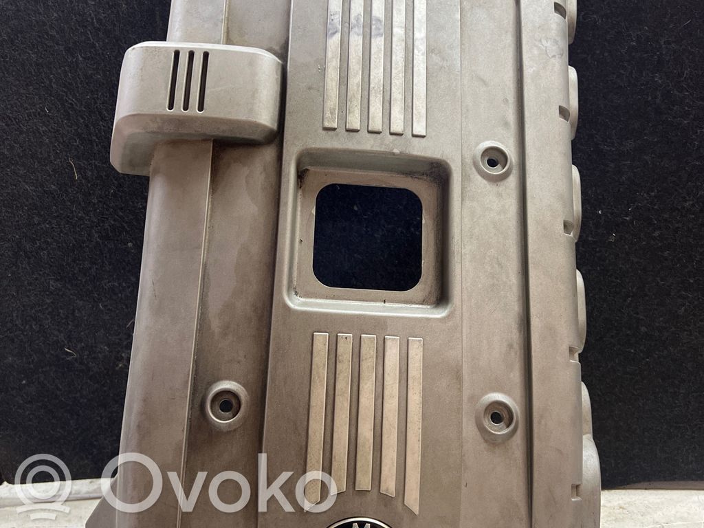 Engine cover (trim)   7531324