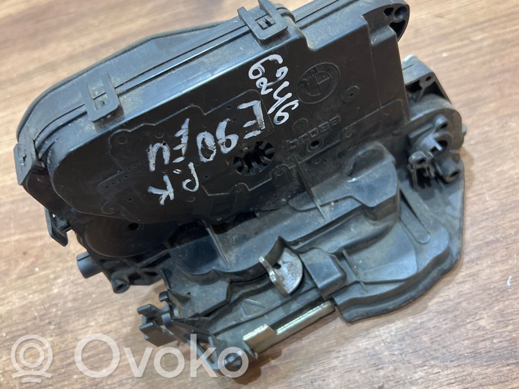 BMW 3 E90 E91 Priekšpusē slēdzene 