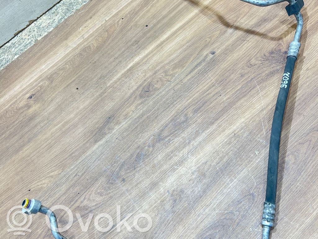 Ilmastointilaitteen putki (A/C)   9226413