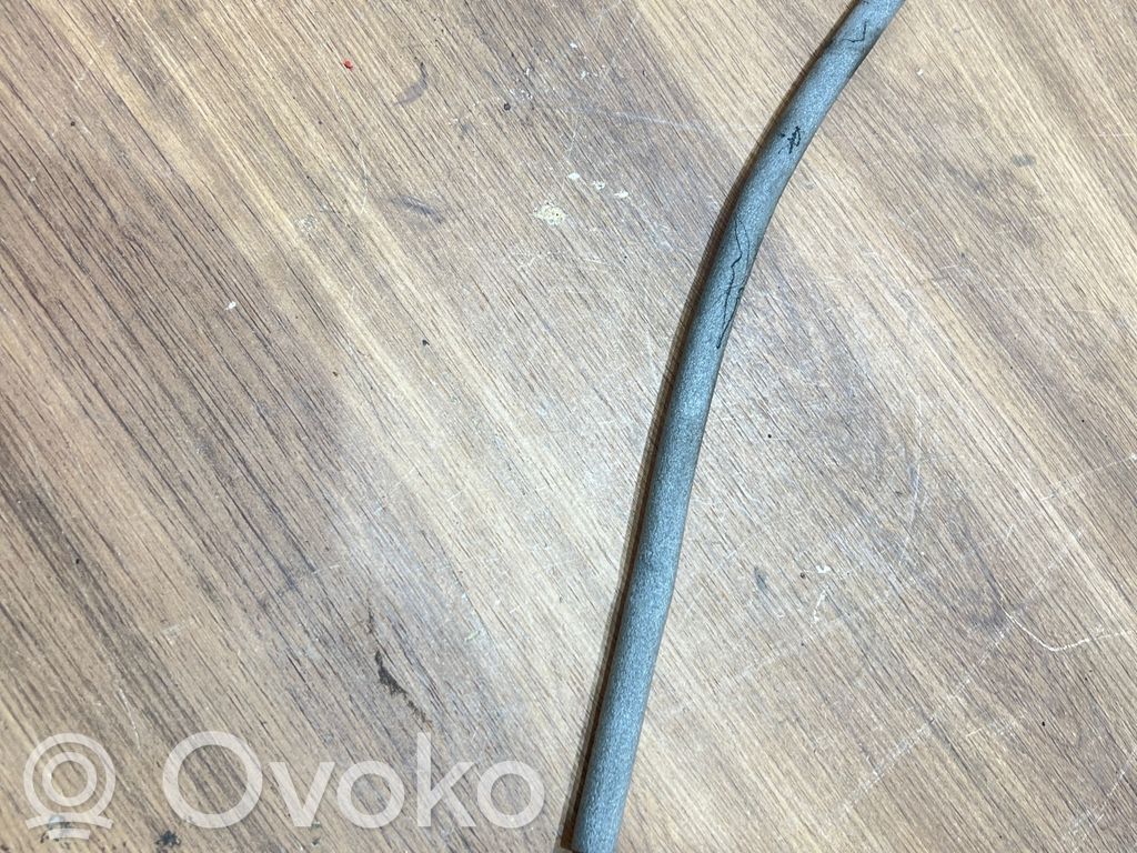 Línea de cable de puerta trasera   7117743