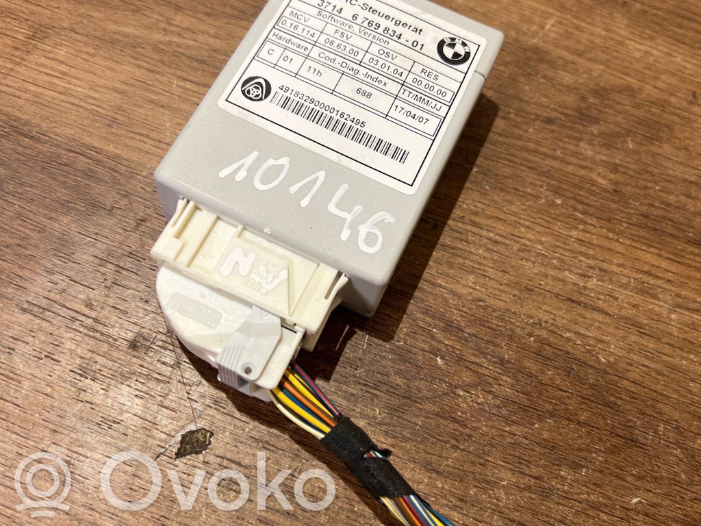 BMW 5 E60 E61 Air suspension control unit module (rear) 